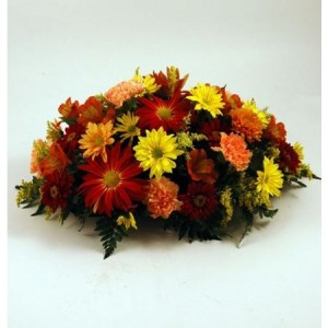 Traditional Centerpiece in Lebanon, NH | LEBANON GARDEN OF EDEN FLORAL SHOP Traditional Centerpiece in Lebanon, NH | LEBANON GARDEN OF EDEN FLORAL SHOP