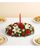 TRADITIONAL CHRISTMAS CENTERPIECE 