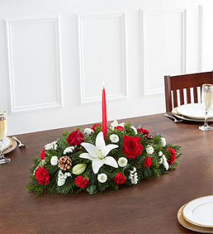 90669s Traditional Christmas Centerpiece 