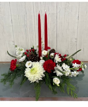 Traditional Christmas Centerpiece long and low design bowl