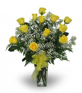 Traditional Dozen Yellow Roses  Vase Arrangement
