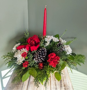 Traditional Holiday Centerpiece 