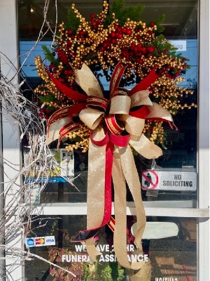 Traditional red/gold berries door decor