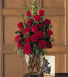 18 roses vase