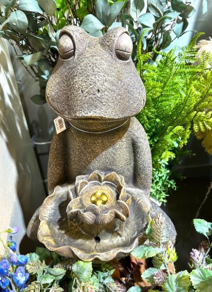 Tranquil Frog Lotus Fountain w/LED
