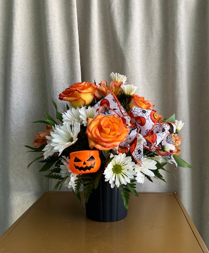 TREAT WITH A TRICK FLOWER ARRANGEMENT