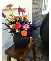 TRICK OR TREAT HALLOWEEN ARRANGEMENT