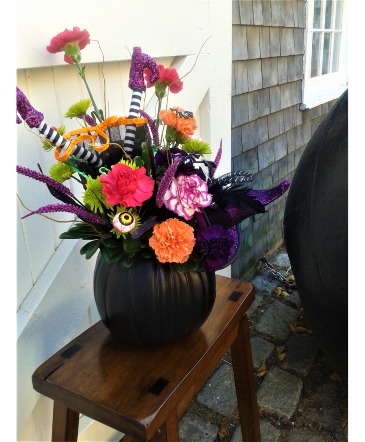 SORRY SOLD OUT TRICK OR TREAT ARRANGEMENT in Halifax, NS | Twisted Willow