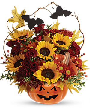 Trick & Treat Bouquet in Winter Park, FL | ROSEMARY'S FLORAL & EVENTS Trick & Treat Bouquet in Winter Park, FL | ROSEMARY'S FLORAL & EVENTS