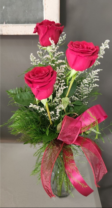 Triple Rose Budvase Roses