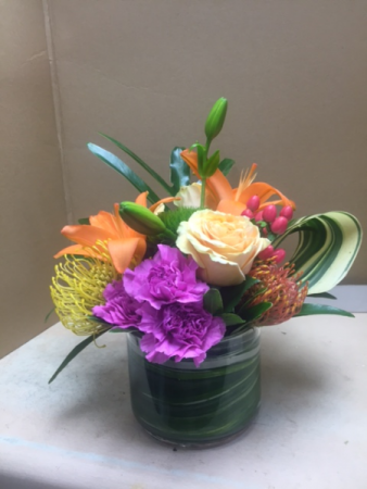 Design class - Tropical Arrangement Friday or Saturday evening 5pm to 6:30pm