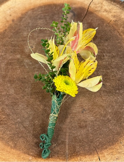 Alstromeria/Button  Boutonniere