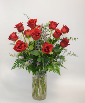 TRUE LOVE DOZEN RED ROSES DOZEN RED ROSES 