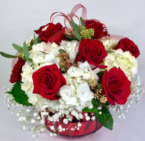 V18 True Romance in Troy, MI | ACCENT FLORIST V18 True Romance in Troy, MI | ACCENT FLORIST