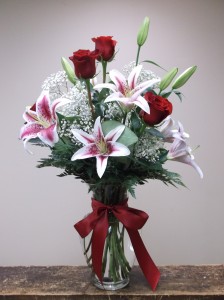 TRUE ROMANCE vase arrangement in Springfield, VT | WOODBURY FLORIST TRUE ROMANCE vase arrangement in Springfield, VT | WOODBURY FLORIST