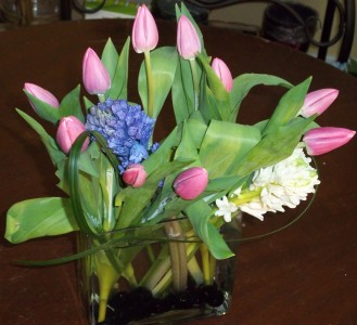 Prange's Exclusive: Tulips and Fragrant Hyacinth Colors May Vary. Local delivery only!!!