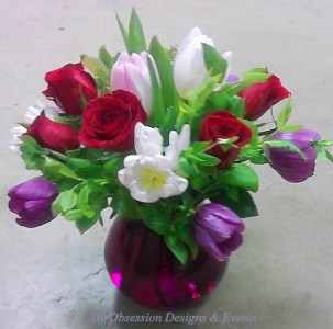 Tulips and roses in a purple vase, MO-95 Fresh floral