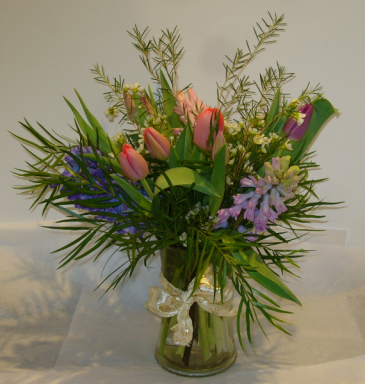 TULIPS AND SCENTED HYACINTHS Fresh arrangement