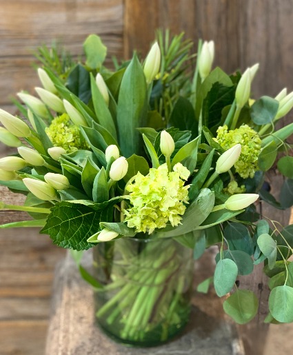 Tulips Arrangement Arrangement ( Comes In different Colors )
