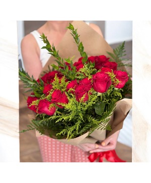 Two Dozen Red Roses Hand Bouquet 0042 