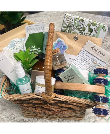 Ultimate Gift Basket  in Portland, MI | COUNTRY CUPBOARD FLORAL