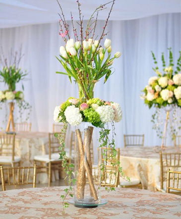 Uniquely Bold Centerpiece in Chelmsford, MA | A FLORAL MOMENT BY JUJU BUDS