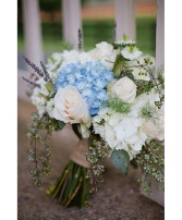 UPSCALE PROM BOUQUET PROM