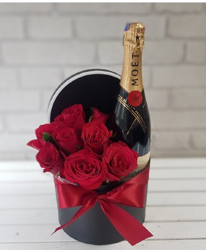 Red Roses and champagne black box 