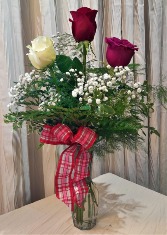 VALENTINE TRIO VASE
