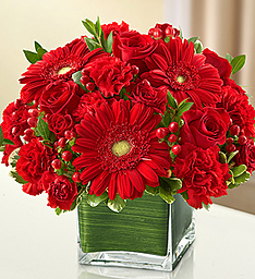 Valentine Sweetheart Bouquet Roses Gerbera Carnation in Cube