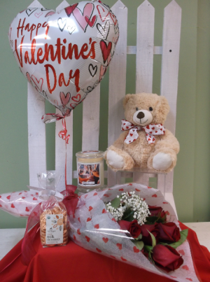 VALENTINE'S DAY BUNDLE in Springfield, VT | WOODBURY FLORIST VALENTINE'S DAY BUNDLE in Springfield, VT | WOODBURY FLORIST