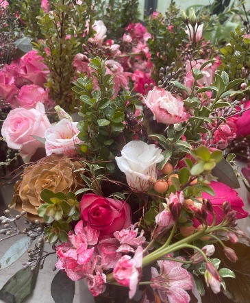 Gamma Phi Beta Bouquet Designer's Choice in Cross Plains, WI | The Cosmic Gardens