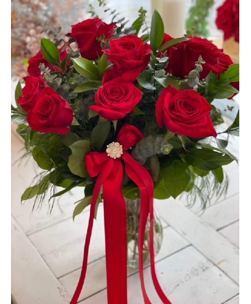 Valentine's Day Dozen Red Roses Long Stemmed Roses in a Vase in Sparta, NJ | Bluet Flower Co.