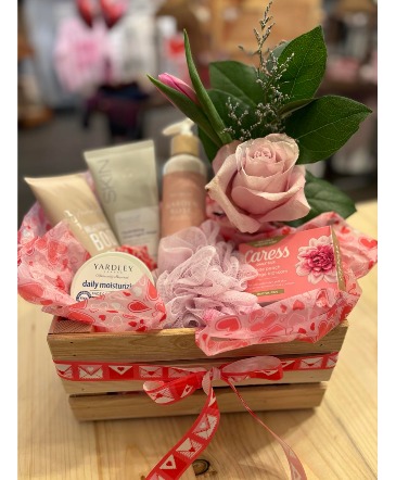 Valentine's Day Flower spa package!   in Fremont, OH | Rose Leaf Flowers