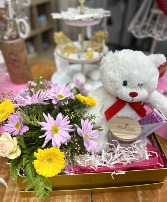 Valentine's Day Gift Box & Flowers 