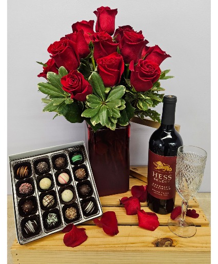 Valentines Day Grand Supreme Gift and Flower Bundle