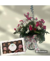 Valentine's Day Mini-Rose Special w/ Chocolates 