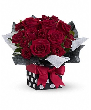 Valentine's Day Gift Of Love Red Rose Gift box