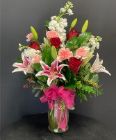 Valentine’s Deluxe Vase arrangement 