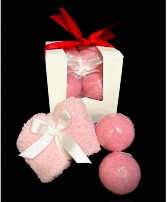 Bath Bombs & Plush Socks Scented Bath Bombs & Soft Plus Socks