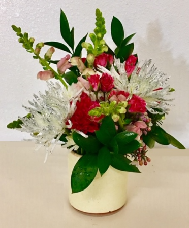 Valentine's Pottery Floral Red Rose Mix