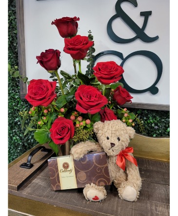 Valentine's Special  in Nederland, TX | Sparkle and Co. Florist