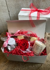 Valentines Sweetheart  Gift & Gourmet Box