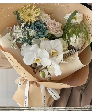 "Vanilla Ice Cream "Bouquet Elegant Wrap Bouquet