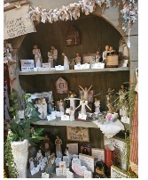 Variety of Willow Tree Collectibles general