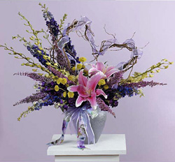 VASE ARRANGEMENT With Hearts VASE