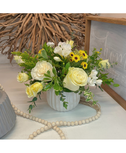 Vase Arrangement - Yellow & White
