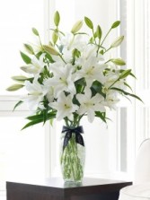 Beautiful Vase of Lilies 