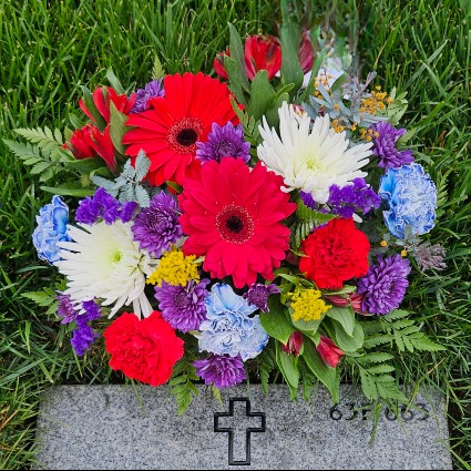 Veterans Honor Gravesite Arrangement