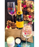 VEUVE CLICQUOT CHAMPAGNE 2 glasses & local candle